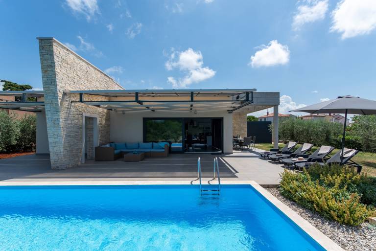 Fully equipped villa with BBQ, garden & patio | Sea view | Pets allowed — photo 2