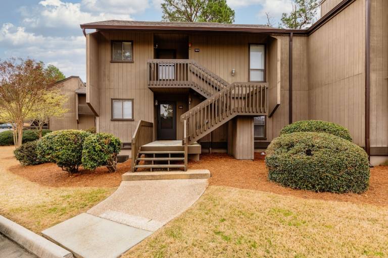 Condo  Taylortown
