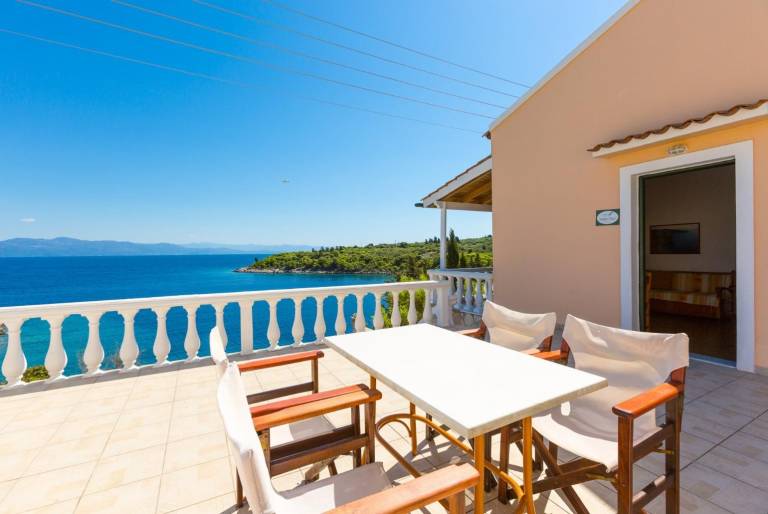 Studio 'Dolphin Villa 3' with Sea View, Wi-Fi and Air Conditioning — photo 3