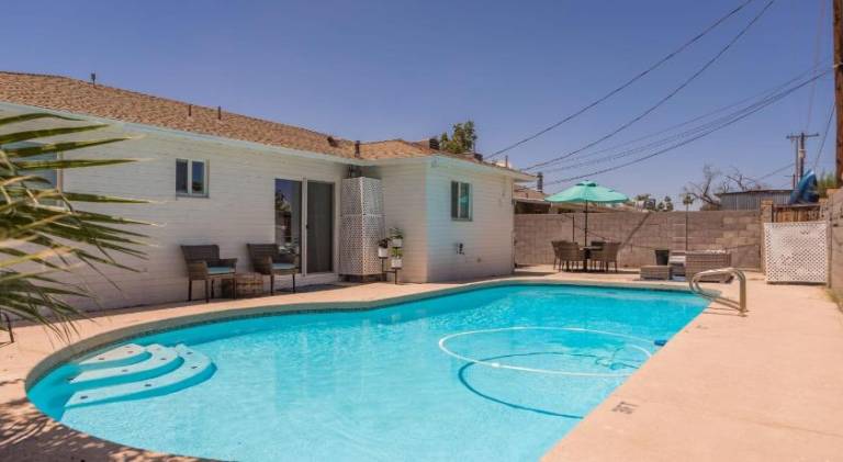 House with garden, barbeque & private pool in Mesa, AZ
