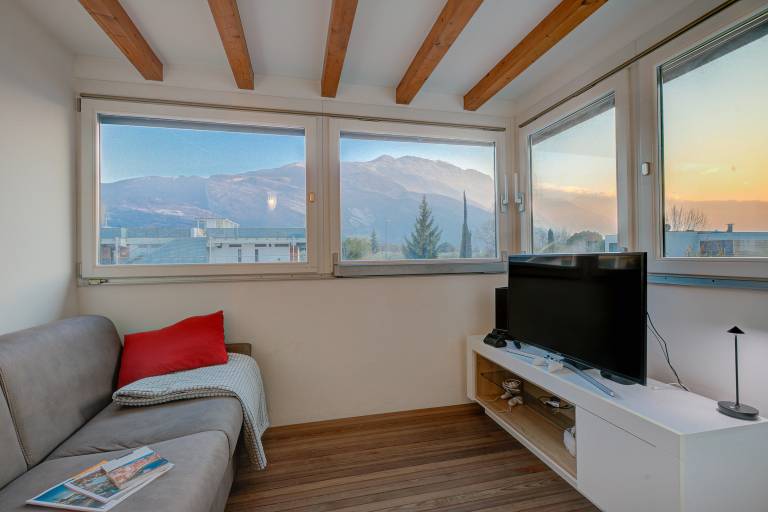 Rental apartment with yard & patio | Lake view — photo 5