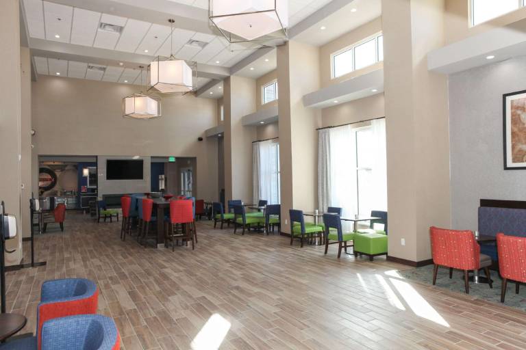 Hampton Inn and Suites Lafayette Medical Center — photo 4