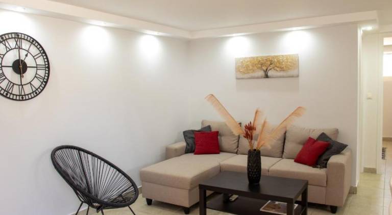 Apartment with patio | Pet-friendly — photo 2