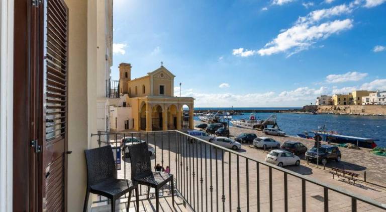 Holiday apartment with 2 rooms for 6 persons — photo 2