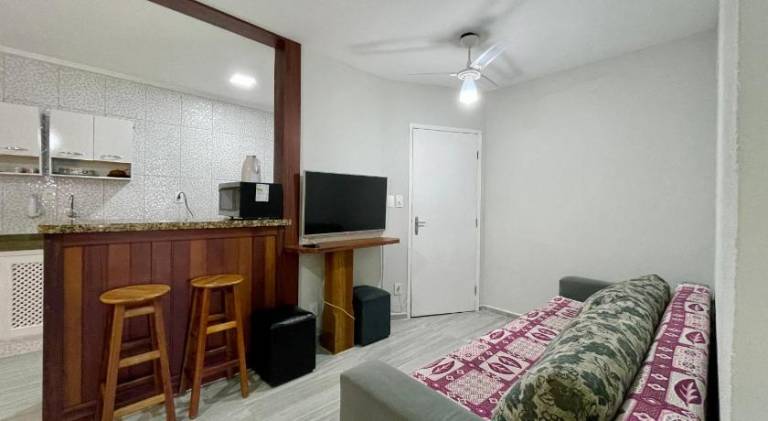 Apartment with pool — photo 2