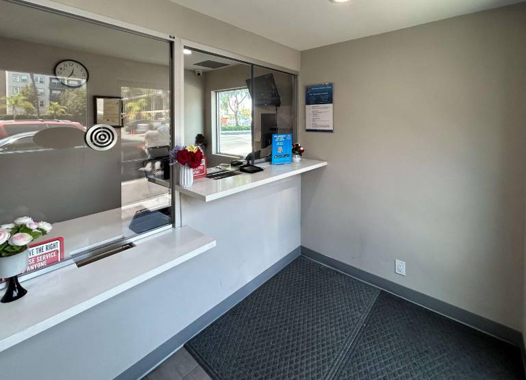 Studio 6 Suites Santa Ana, CA — photo 3