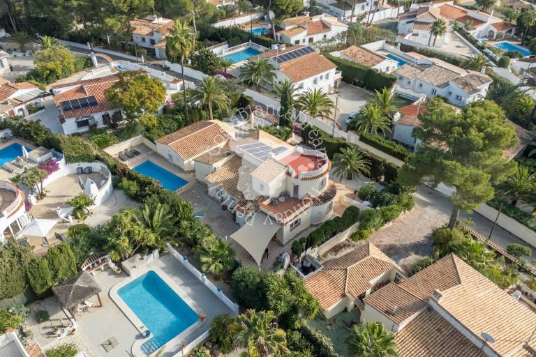 Fully equipped villa with terrace, private pool & yard | Pets allowed — photo 2