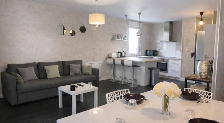 Apartment with terrace in Loches