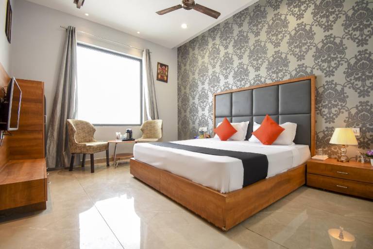 Capital O 73918 Royal Maple