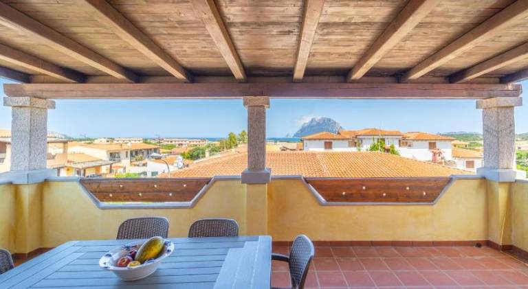 Charming holiday apartment with terrace | Dogs allowed in Loiri Porto San Paolo