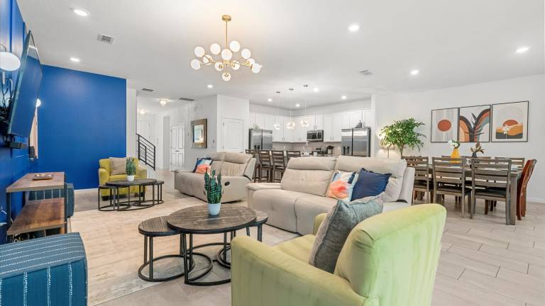 Vacation home with barbeque, yard & private pool in Osceola, FL