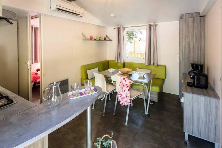 Campsite Les Pins - Mobile home Comfort 2 bdr. 4/6 pers. Covered Decking A/C — photo 3