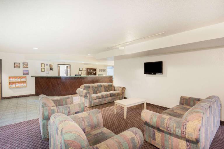 Super 8 By Wyndham Yuma — photo 2