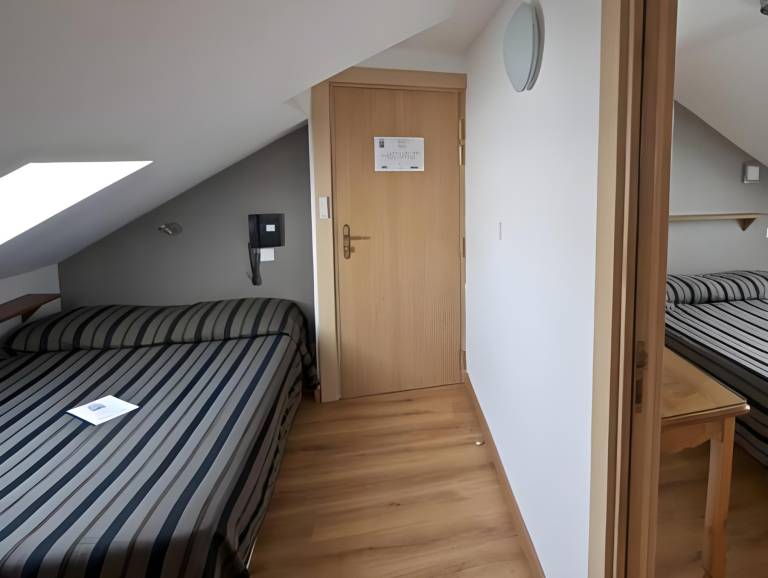 Hotel La Porte Saint Pierre-Logis Hotel Intra Muros RENOVE en 2026 in Dinard