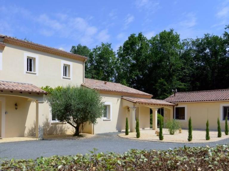 House with patio, yard & private pool | Nature view — photo 5