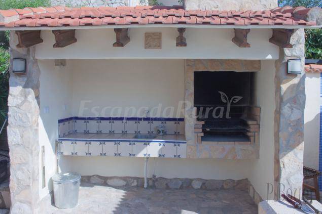 Child-friendly pleasant cottage with pool, terrace & yard | Mountain view | Next to the beach | Pets are welcome — photo 5