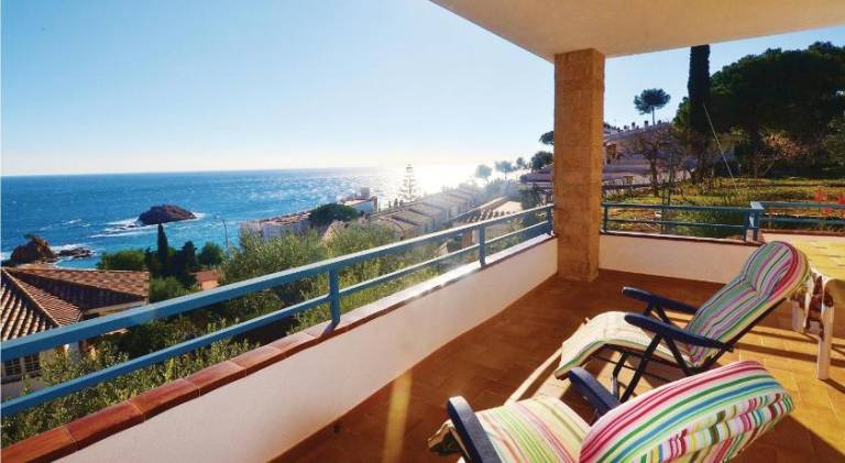 House with 4 rooms for 8 persons in Tossa de Mar