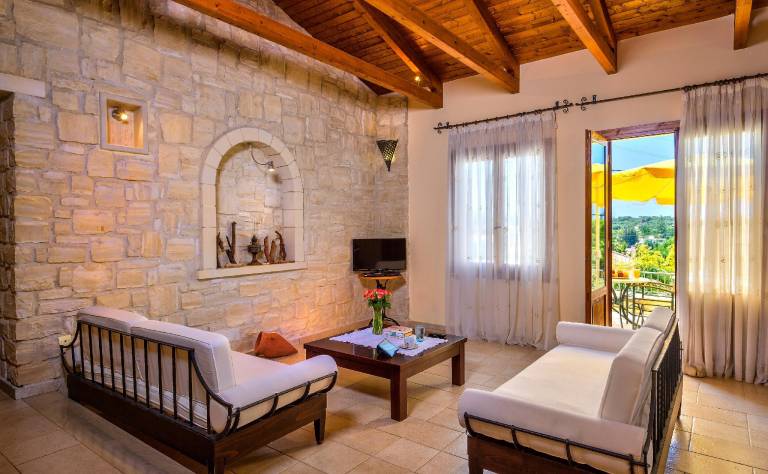 Fully equipped big villa with yard, pool & jacuzzi | Good for workation | Dogs allowed — photo 2
