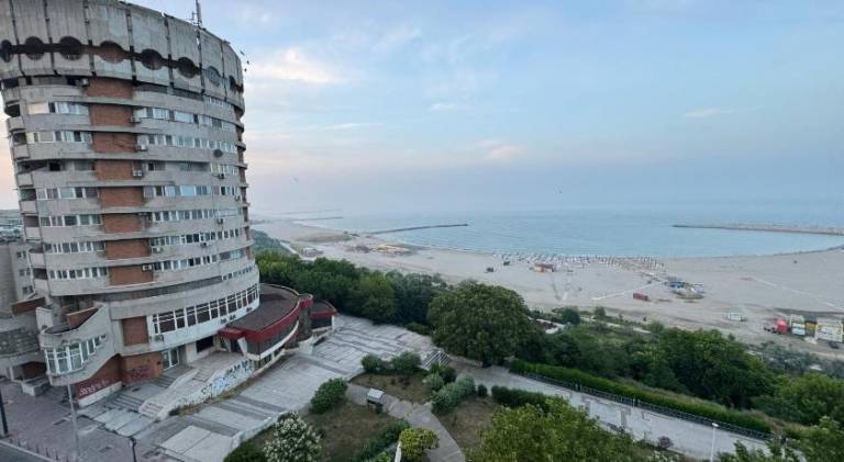 Apartment with 2 rooms for 6 persons in Constanta