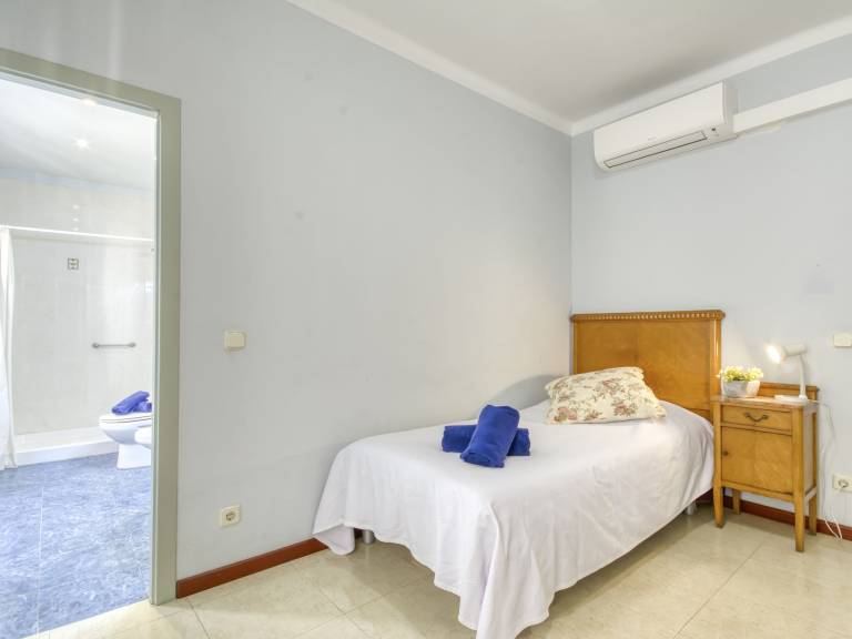 Fully equipped rental apartment with garden & patio | Suitable for remote work | Pet-friendly — photo 5