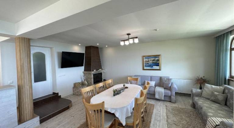 Pleasant villa with pool — photo 3