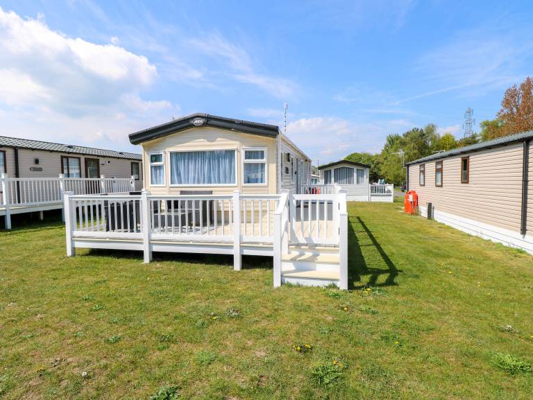 Cottage with pool & sauna — photo 2