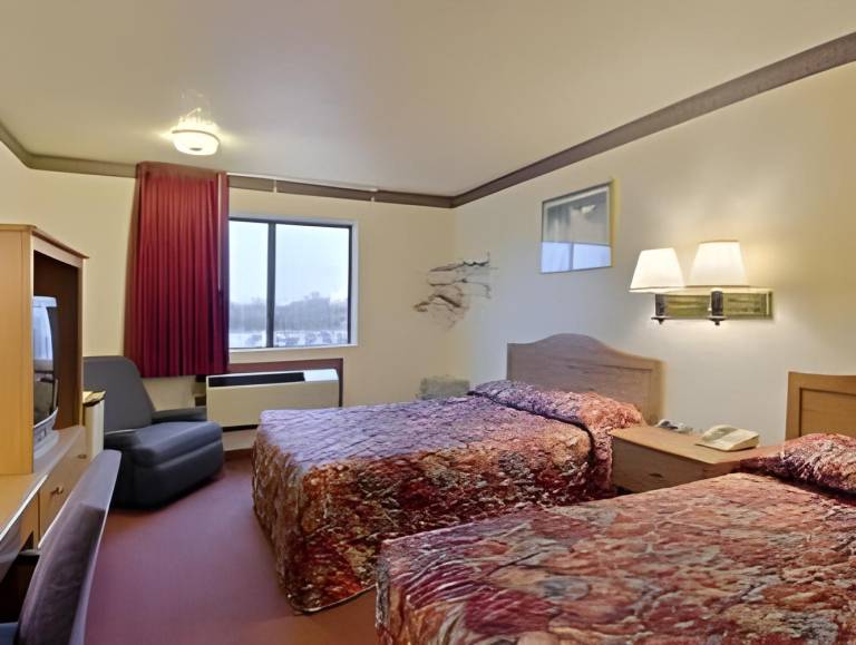 Super 8 By Wyndham Sherman in Sherman, TX