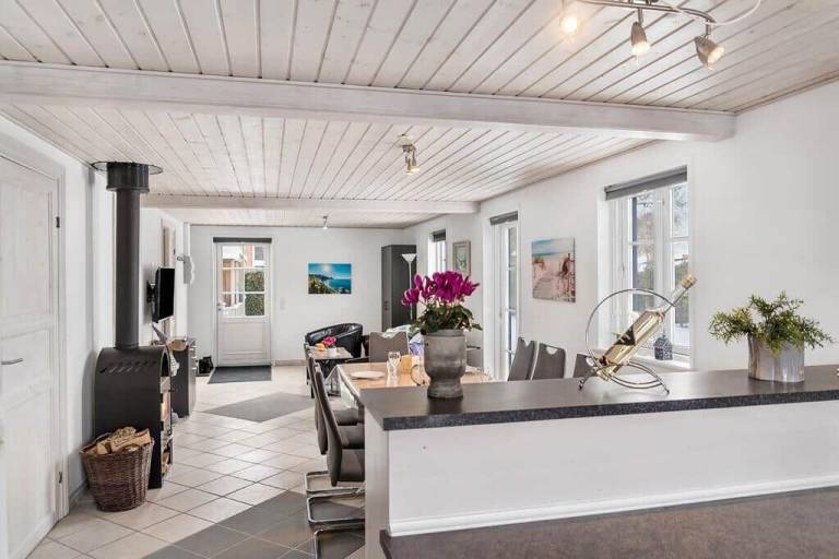 Beautiful vacation home with BBQ, terrace & sauna | Next to the beach | Dogs allowed — photo 3