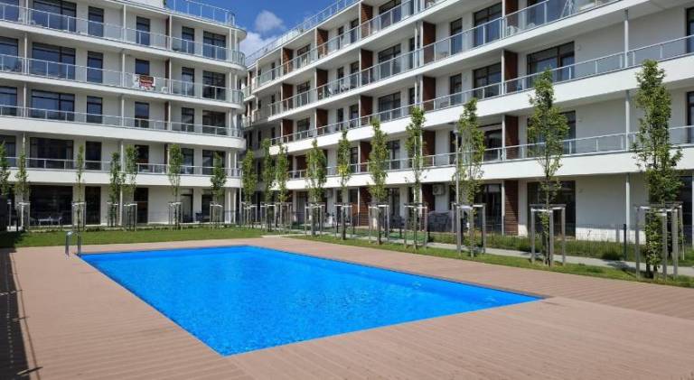 Apartment with pool — photo 2