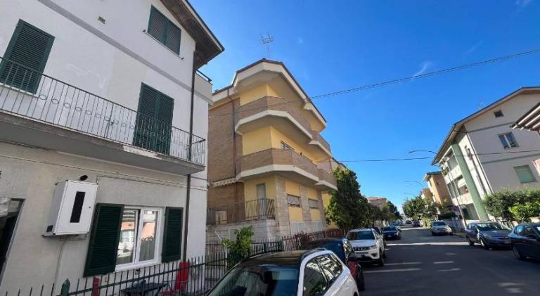Rental apartment with 3 rooms for 7 persons in Giulianova