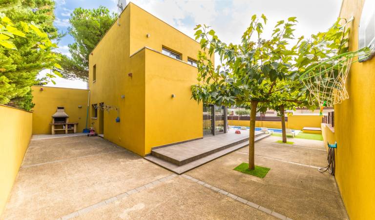 Fully equipped villa with terrace, BBQ & private pool | Dogs allowed — photo 3