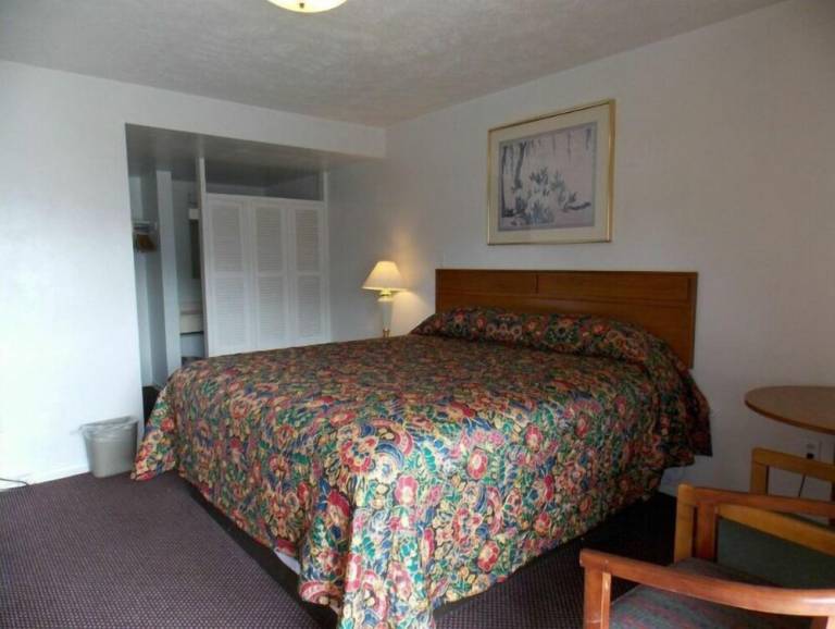 Motel  East Oakmont