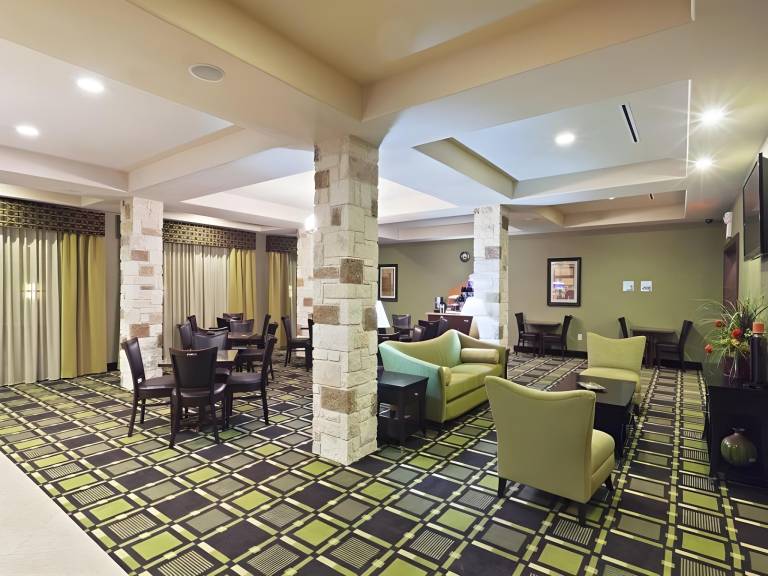Holiday Inn Express & Suites Brady By IHG — photo 4
