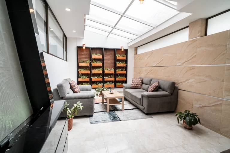 100 Wonderful House