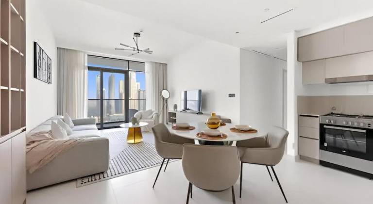 2BR Beachfront Apt with Stunning Dubai Marina View — photo 3