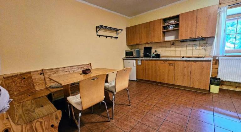 Holiday apartment with patio & garden — photo 4