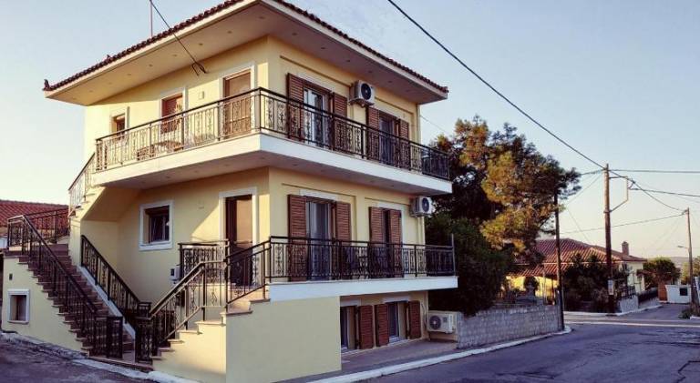 Beautiful apartment with terrace | Pets allowed in Lemnos