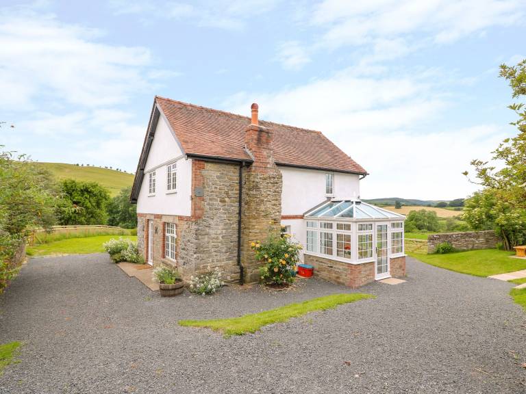 Cottage Knighton
