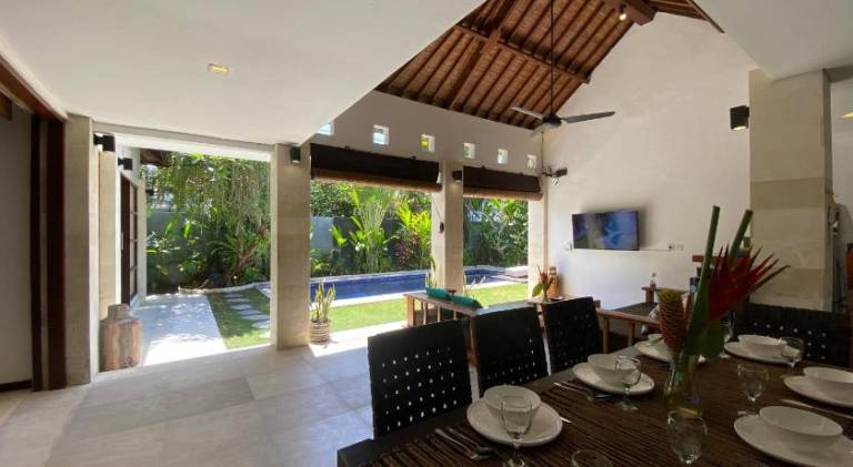 Villa with private pool, yard & BBQ — photo 3