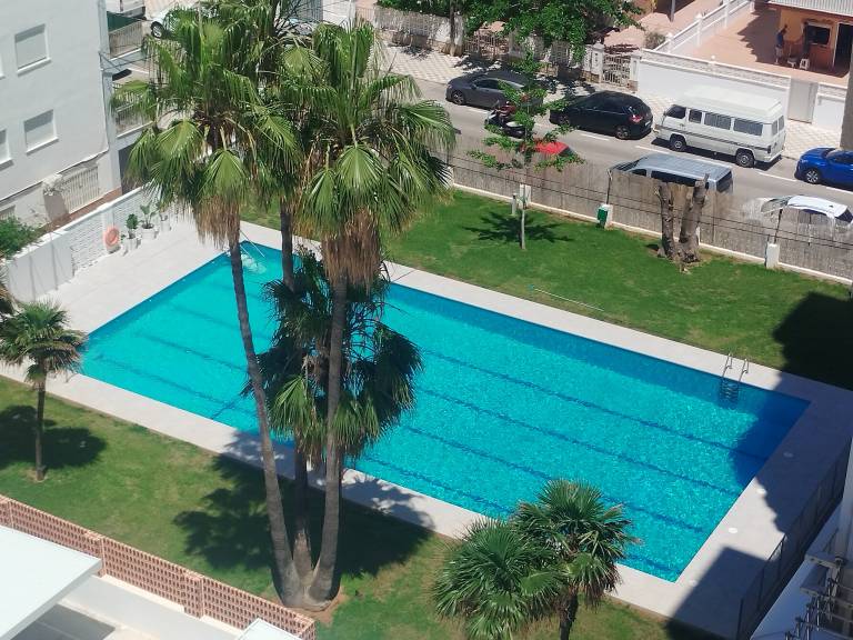 Holiday apartment with pool, terrace & yard | Beach view — photo 4