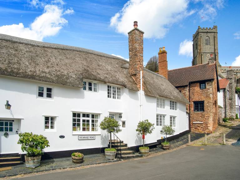 Cottage with patio, hot tub & garden in Minehead