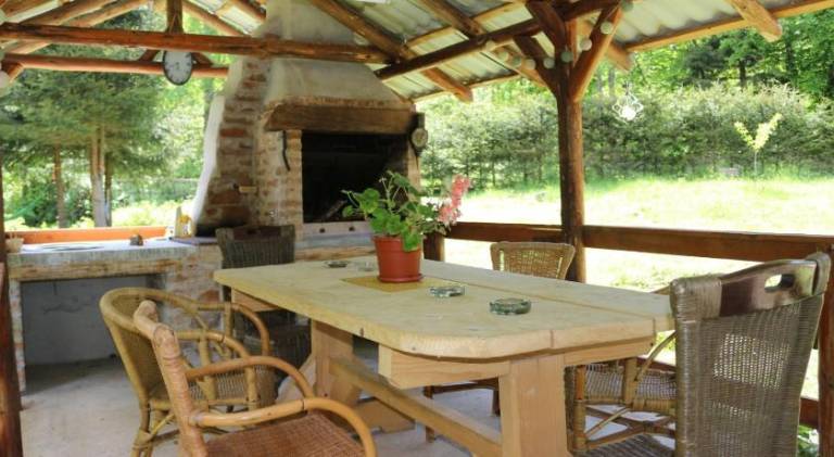 House with jacuzzi — photo 3