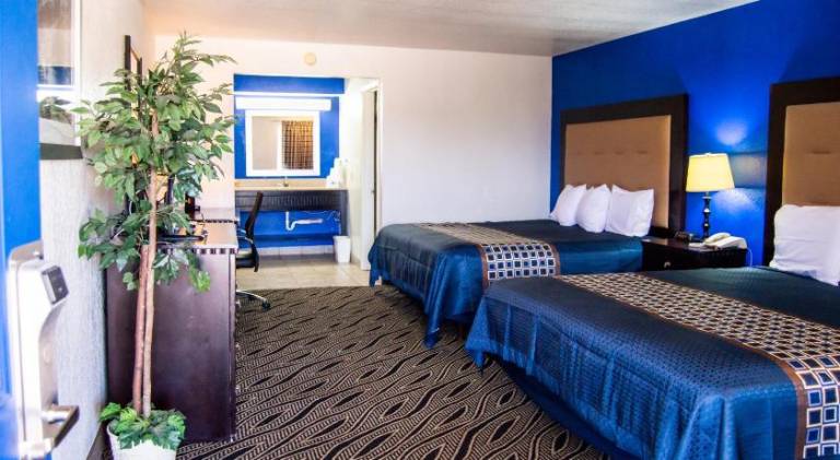 Blue Jay Inn & Suites — photo 2