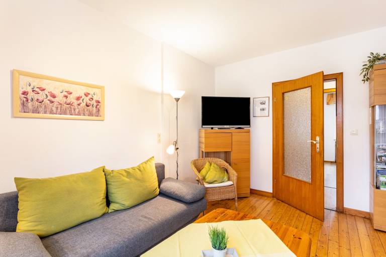 Holiday apartment with patio | Garden view — photo 5