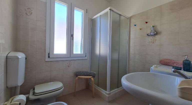 Holiday apartment with 3 rooms for 5 persons — photo 2