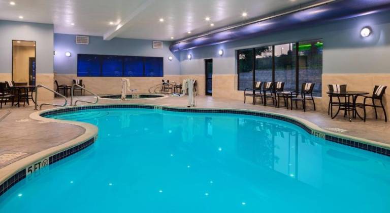 Holiday Inn Express and Suites Wheeling By IHG — photo 2