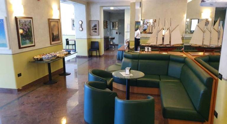 Hotel Azalea — photo 2