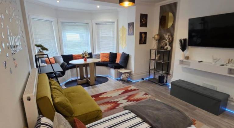 Rental apartment with 2 rooms for 5 persons — photo 2
