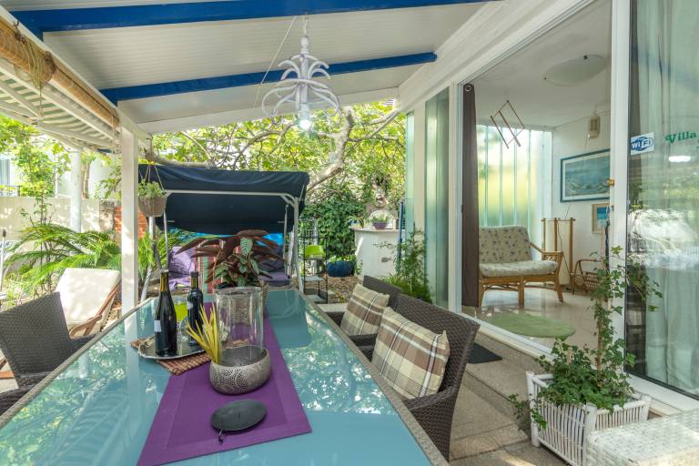 Vacation home with barbeque & garden | Garden view in Hvar