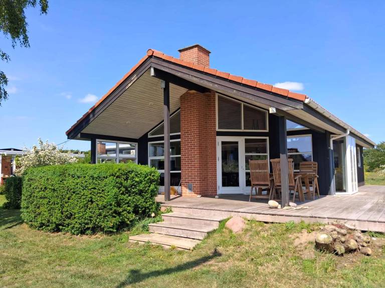 Family-friendly wonderful house with yard | Water view | Next to the beach | Pets allowed — photo 4